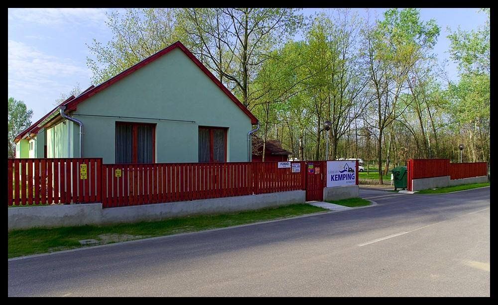 Sarkany Apartman, Sarkany Wellness Es Gyogyfuerdo Nyírbátor Екстериор снимка
